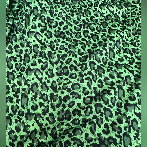 Green Leopard Skirt Size Small - Picture 2 of 8